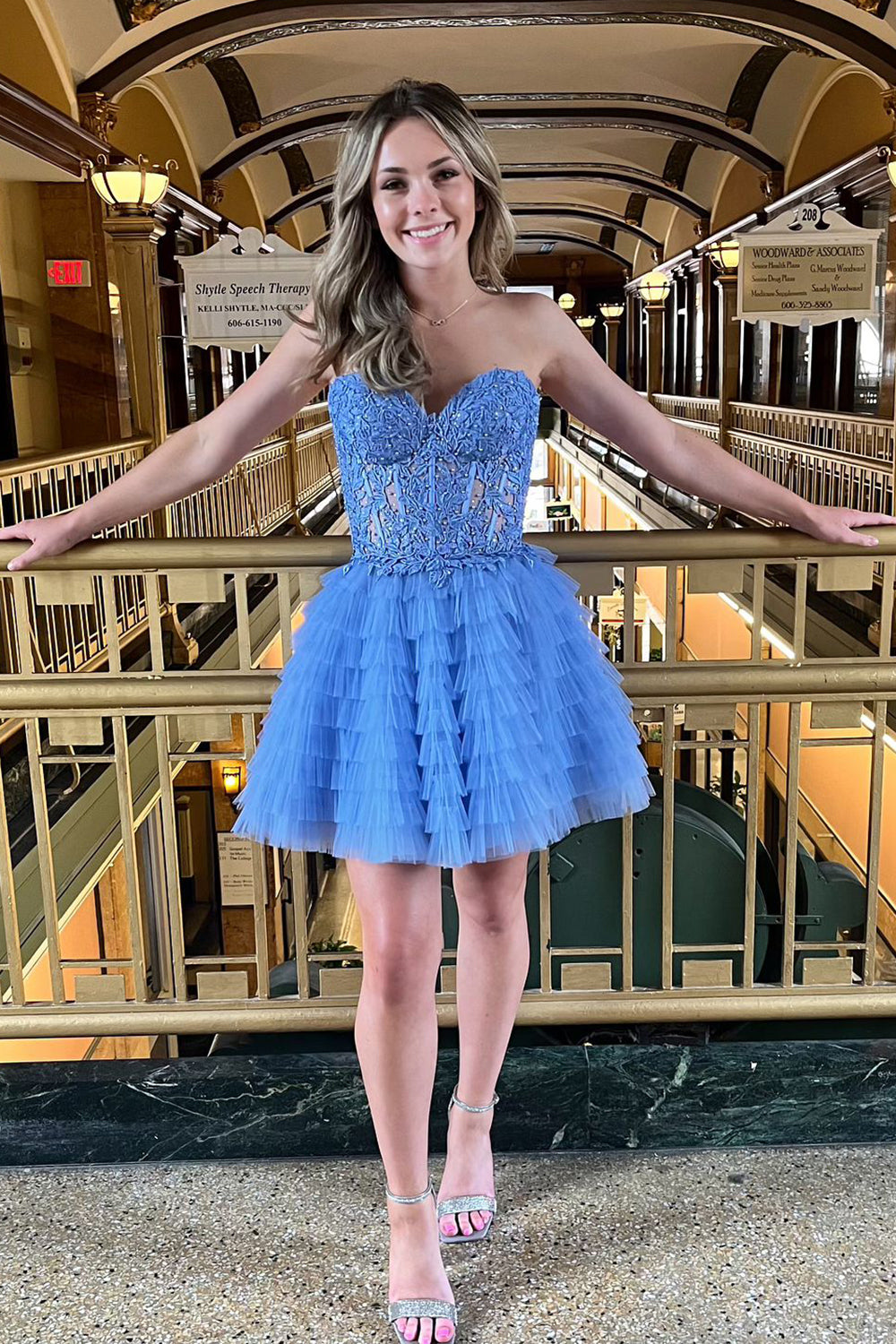 Sweetheart Strapless Lace Appliques Illusion Boned Corset Multi-Tier Ruffle Tulle Lace-Up Back A-Line Homecoming Dress Mini
