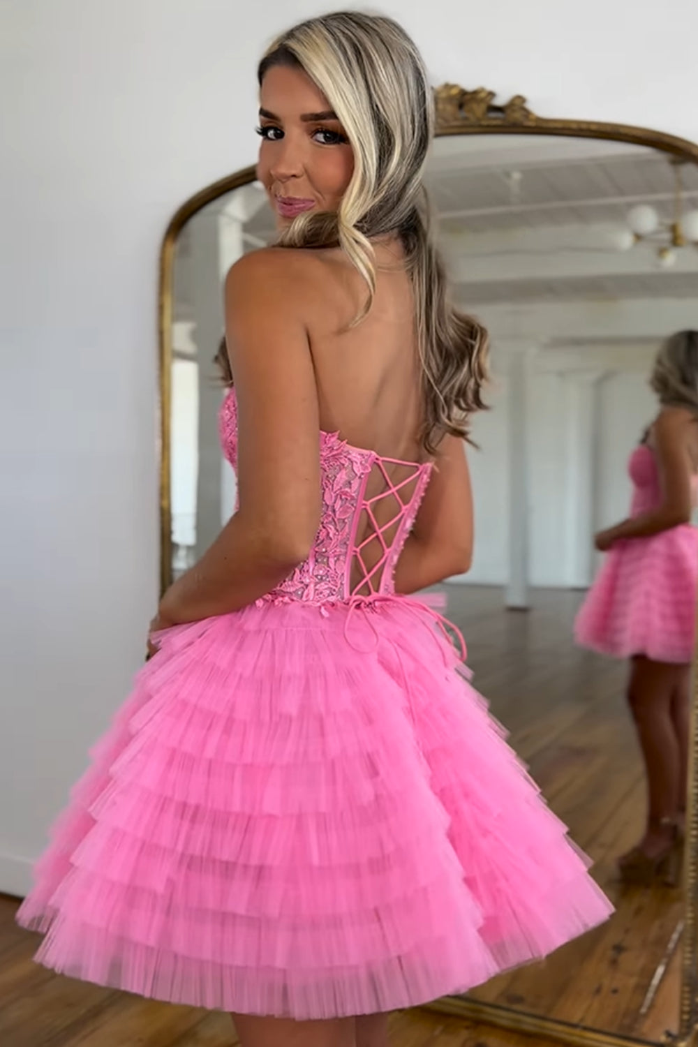Sweetheart Strapless Lace Appliques Illusion Boned Corset Multi-Tier Ruffle Tulle Lace-Up Back A-Line Homecoming Dress Mini
