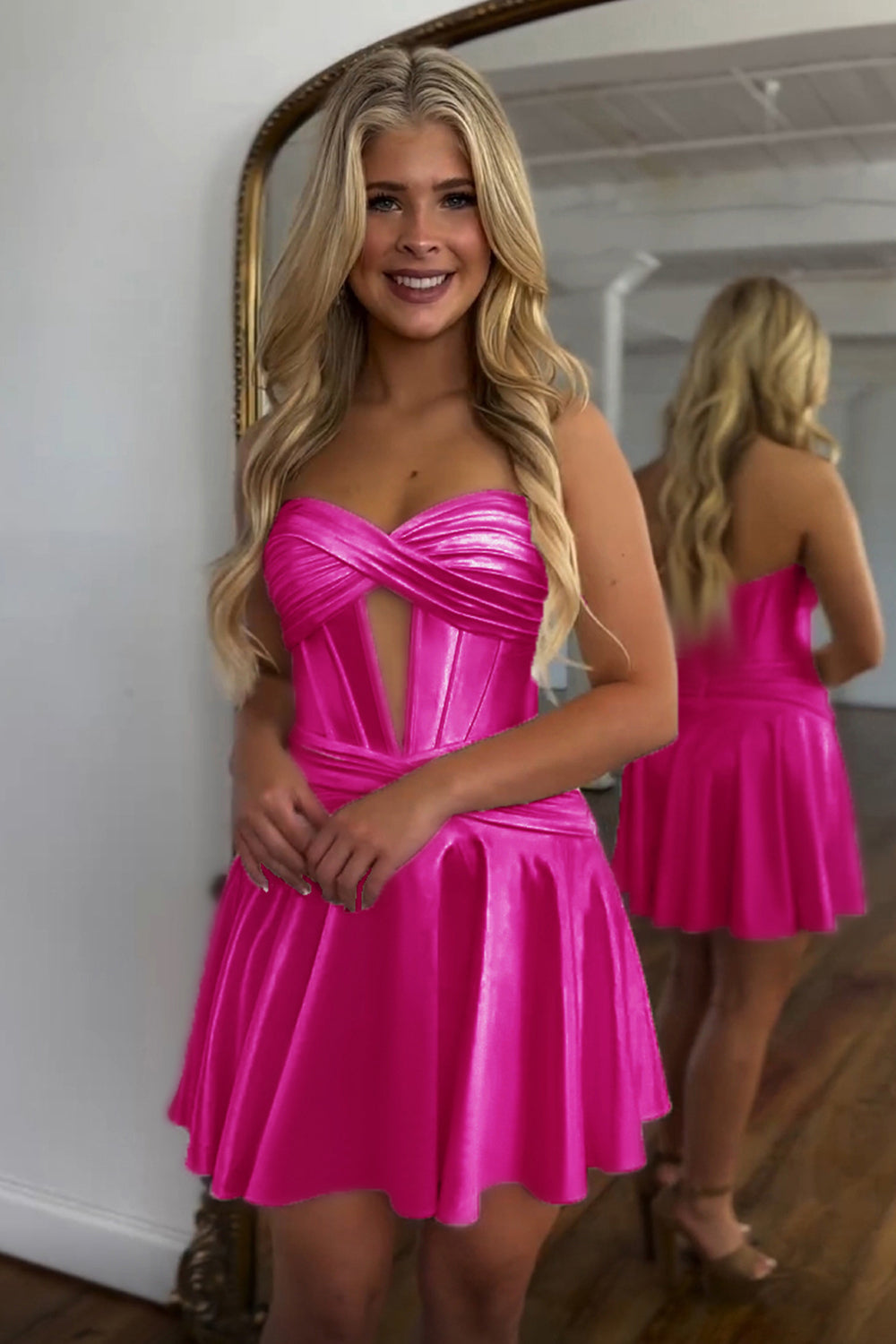 Sweetheart Strapless Metallic Satin Twist Knot Keyhole Ruched Boned Corset Flared A-Line Homecoming Dress Mini