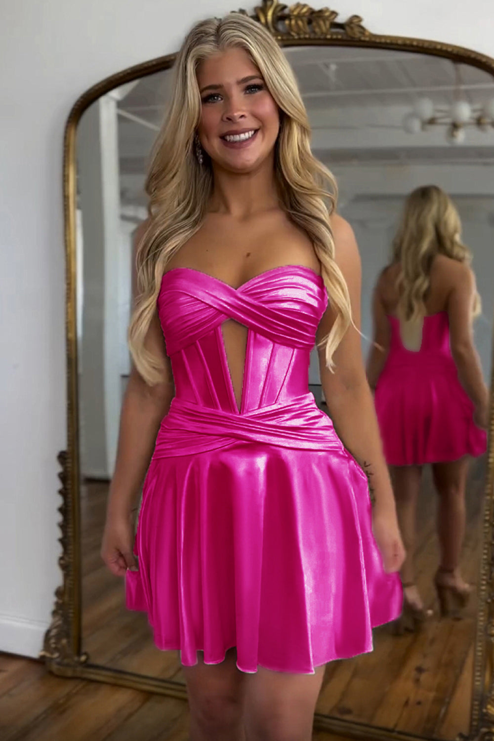 Sweetheart Strapless Metallic Satin Twist Knot Keyhole Ruched Boned Corset Flared A-Line Homecoming Dress Mini