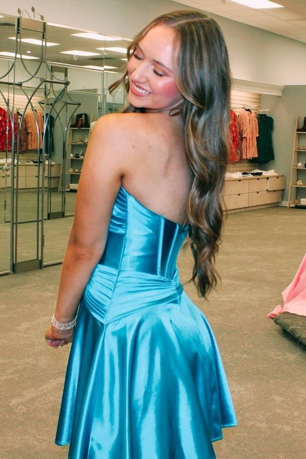 Sweetheart Strapless Metallic Satin Twist Knot Keyhole Ruched Boned Corset Flared A-Line Homecoming Dress Mini