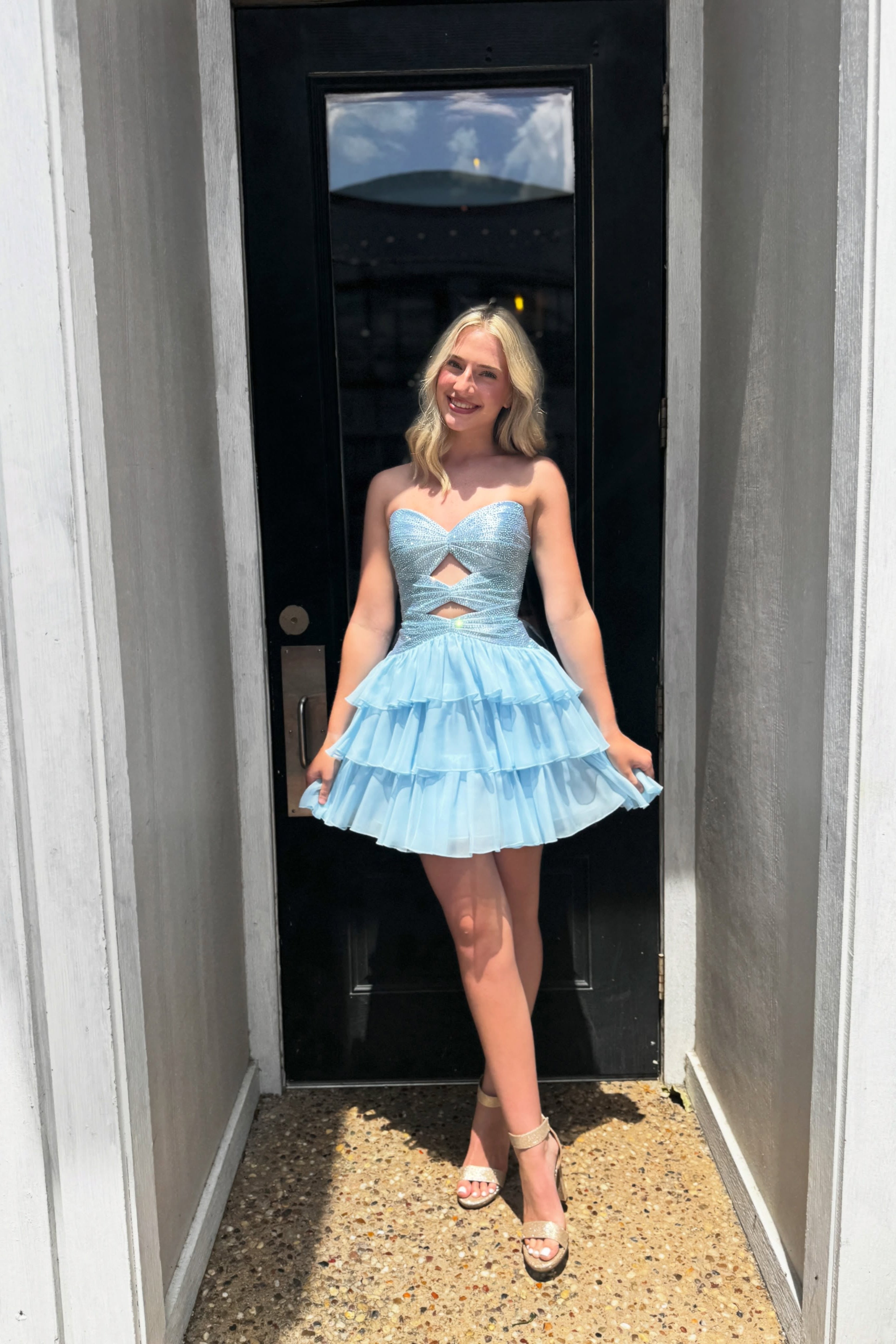 Sweetheart Strapless Rhinestone Twist Cutout Tiered Chiffon A-Line Homecoming Dress Lace-Up Mini
