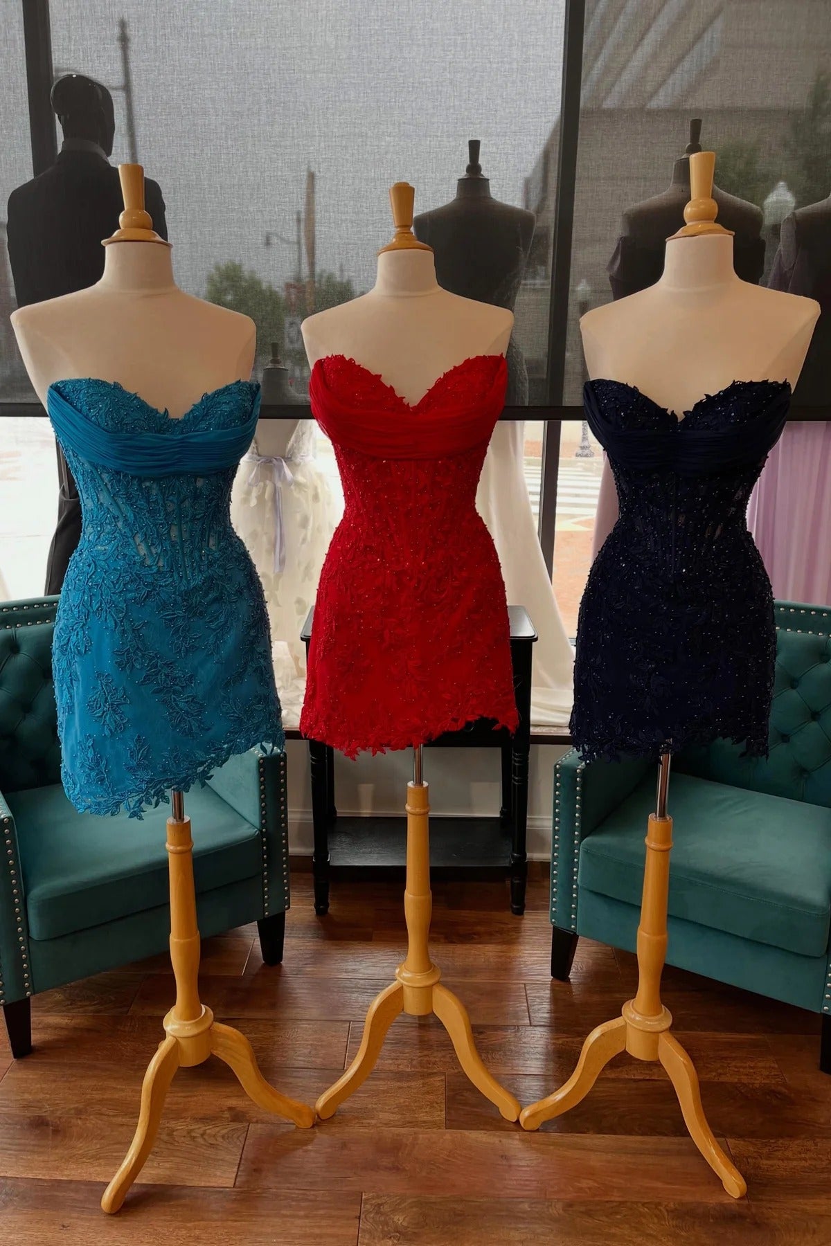 Sweetheart Strapless Ruched Sheer Boned Corset 3D Floral Lace Applique Scallop Bodycon Homecoming Dress Open Back Mini