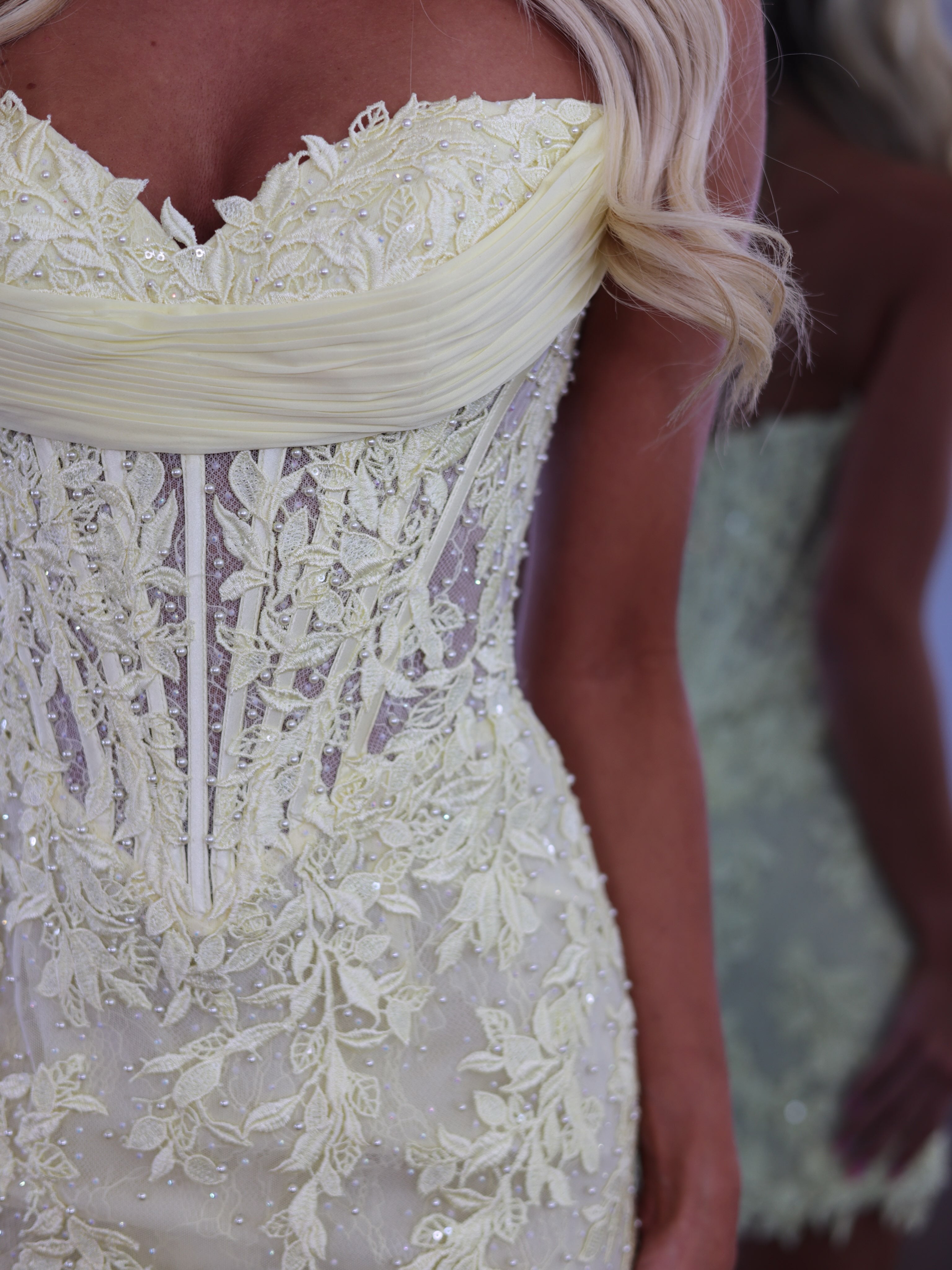 Sweetheart Strapless Ruched Sheer Boned Corset 3D Floral Lace Applique Scallop Bodycon Homecoming Dress Open Back Mini