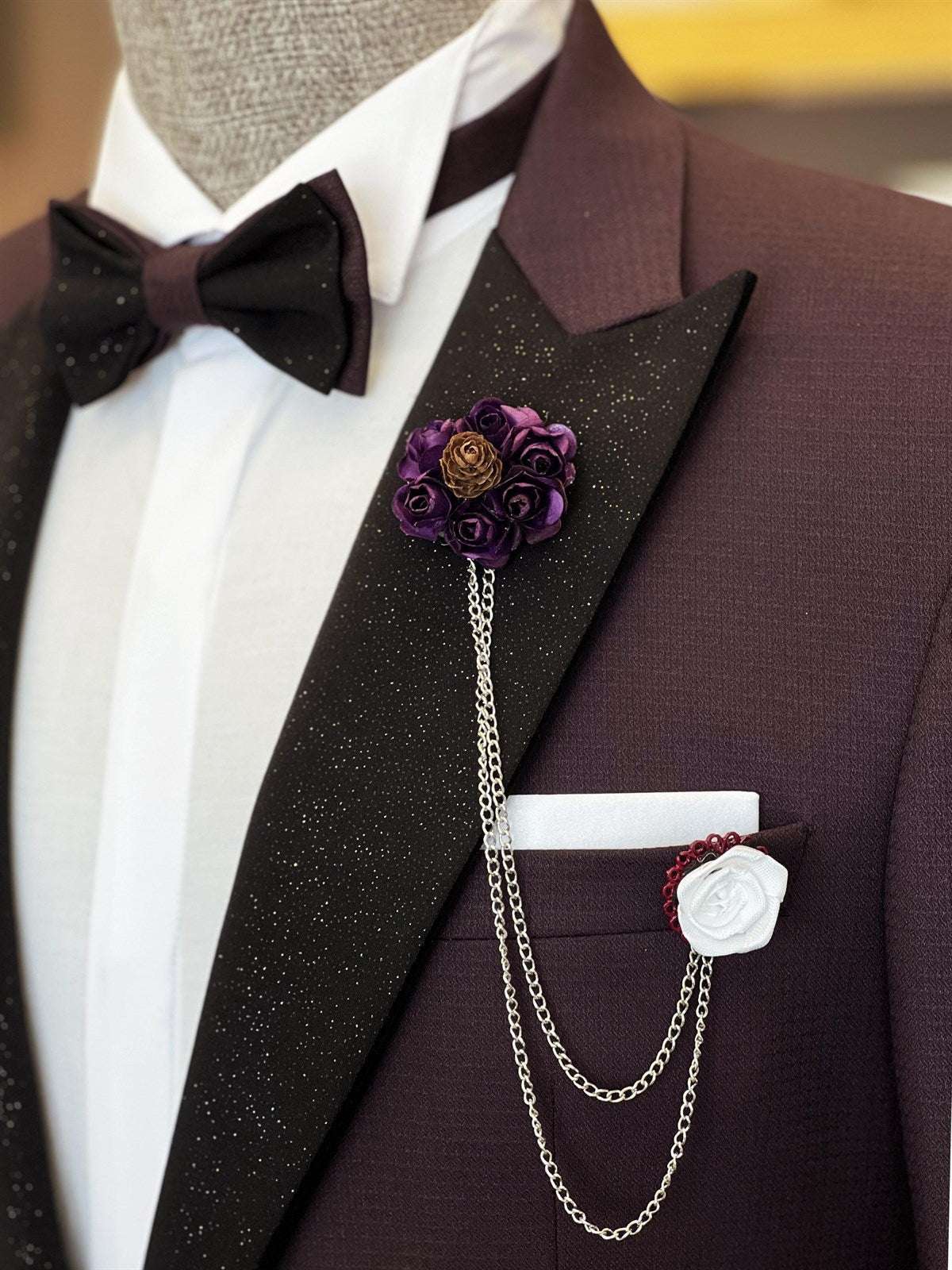 Trendy Burgundy Three-Piece Men’s Suit with Sparkling Peaked Lapel