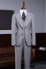 Trendy Gray Plaid Three Pieces Slim Fit Men’s Business Suit