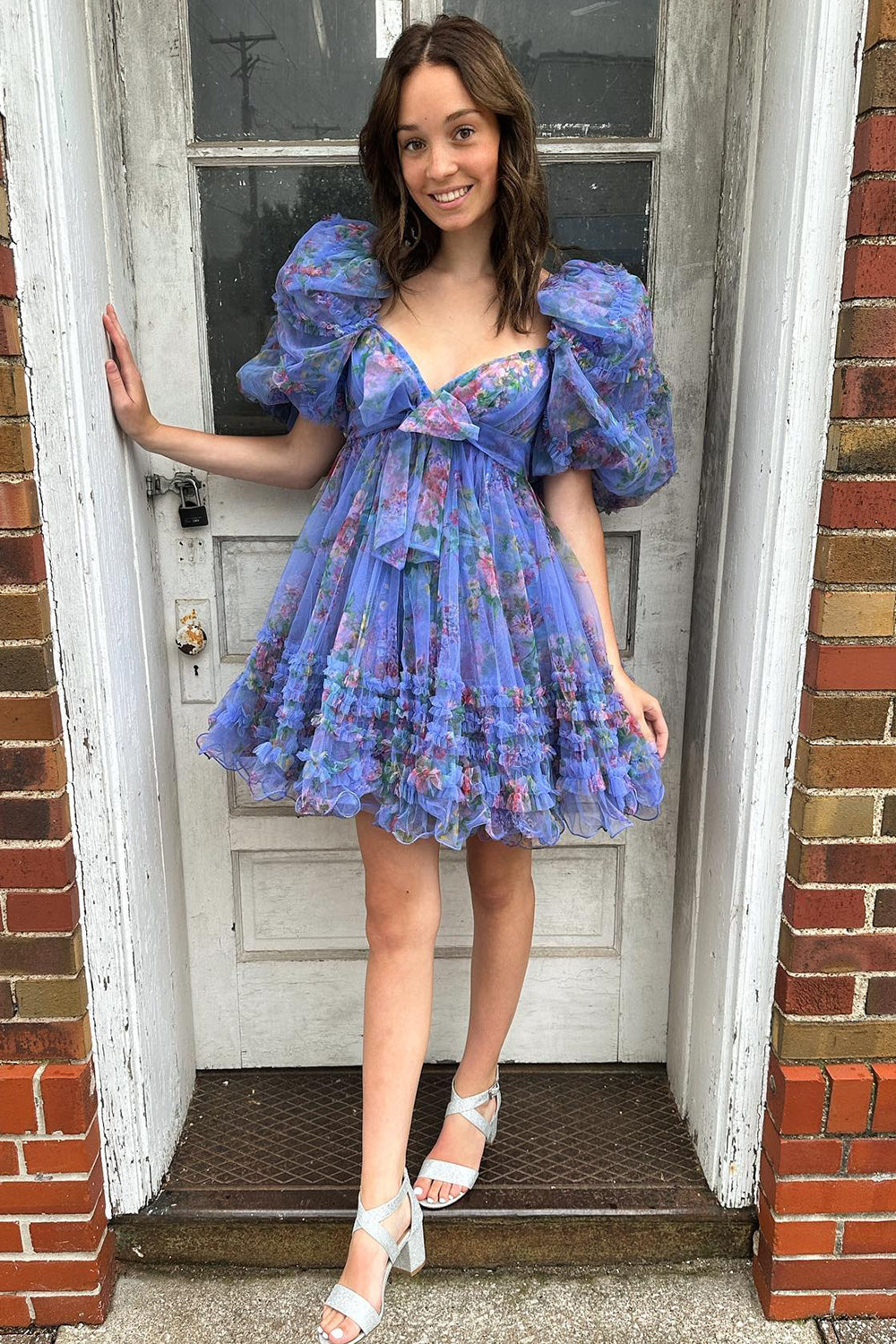 V-Neck Puff Sleeve Front Bow-Tie Eyelash Ruffle Tulle Open Back Multi-Tier Flared A-Line Short Homecoming Dress