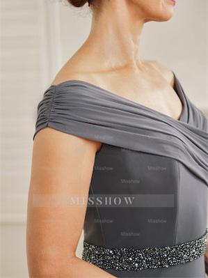 V-Neck Ruched Sheath/Column Mother of the Bride Dresses with Beading