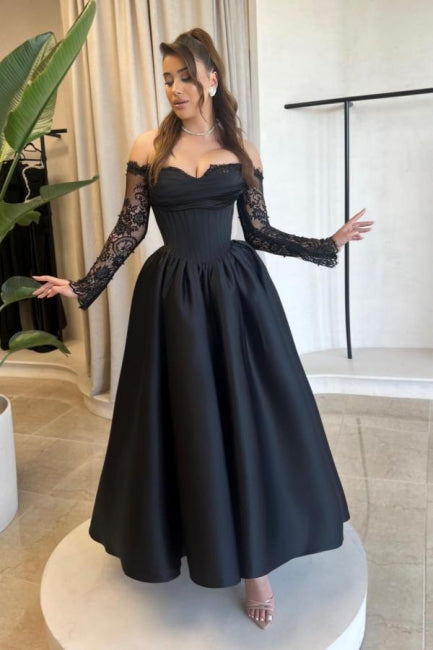 Vintage A-Line Satin Sweetheart Long Sleeve Black Prom Evening Dresses With Appliques
