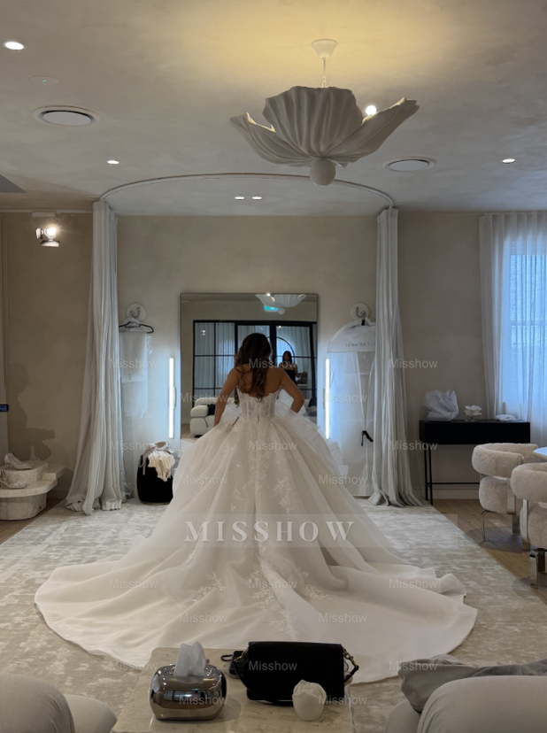 Vintage Long White Ball Gown Sweetheart Lace Wedding Dress with Detachable Train