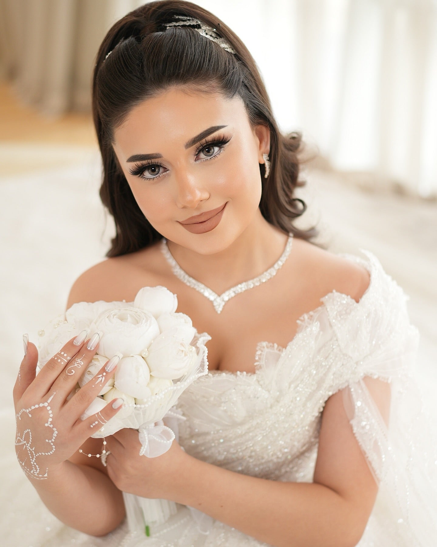White 3D Lace Applique Beaded Ball Gown Wedding Dress One Shoulder Sleeveless Sparkle Tulle Cathedral Train Bridal Gown