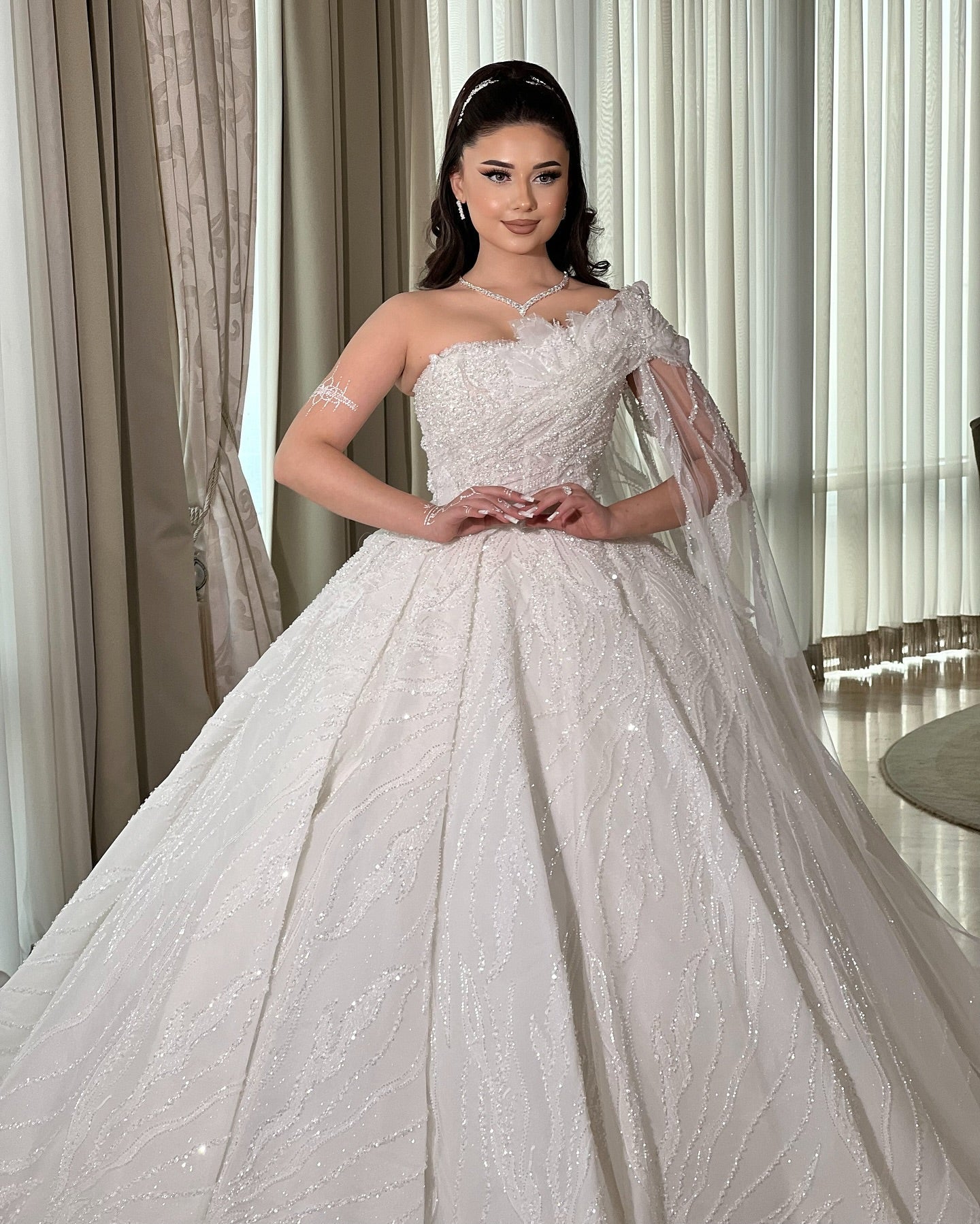 White 3D Lace Applique Beaded Ball Gown Wedding Dress One Shoulder Sleeveless Sparkle Tulle Cathedral Train Bridal Gown