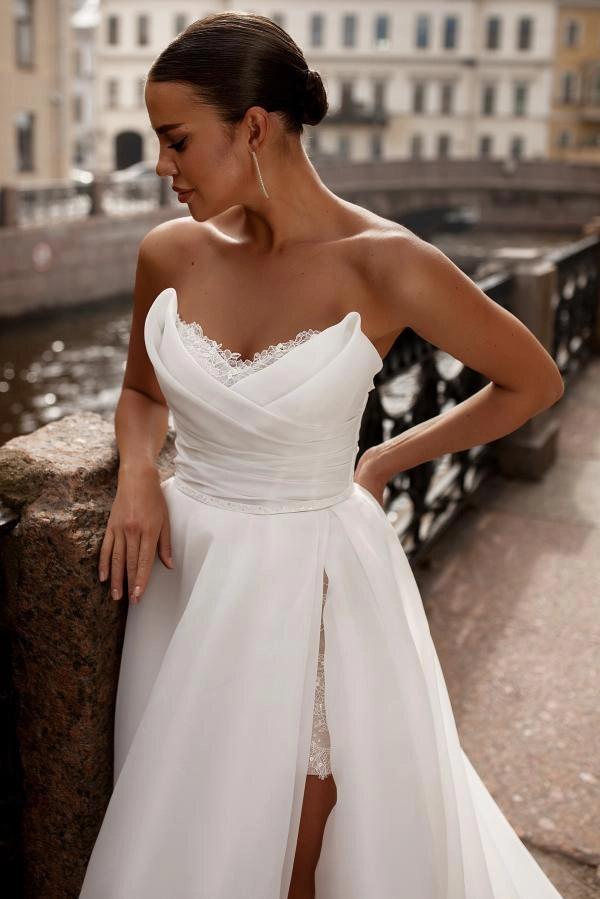 White A-Line Wedding Dress Strapless Sweetheart Ruched Corset Bodice High Slit Sequin Lace Underskirt Lace-Up Back Organza Bridal Gown