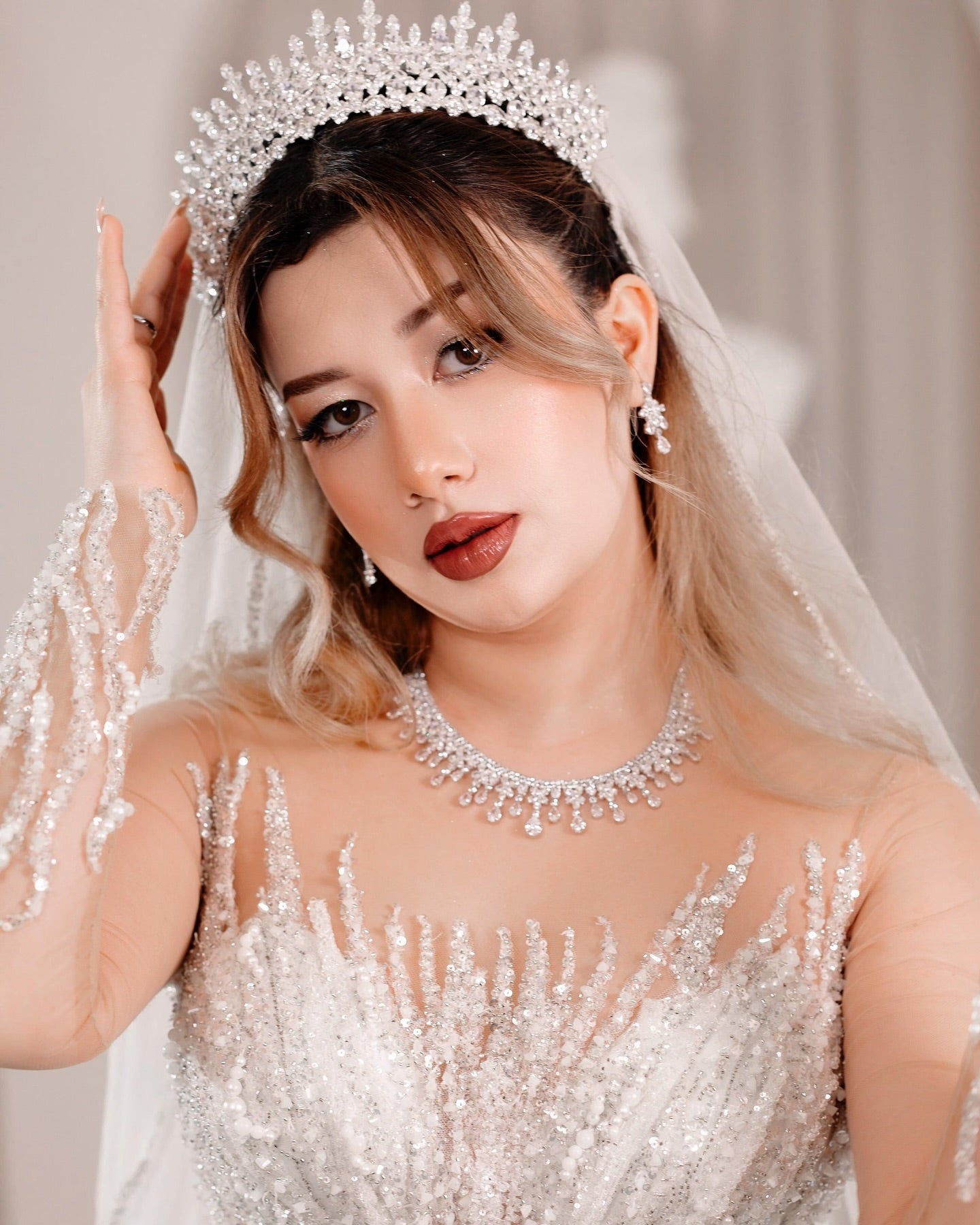 White Beaded Sequin Mermaid Wedding Dress Illusion High Neck Long Sleeve Sparkle Tulle Sweep Train Bridal Gown