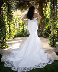 White Lace Applique Mermaid Wedding Dress Deep V Neck Sleeveless Satin Chapel Train Bridal Gown