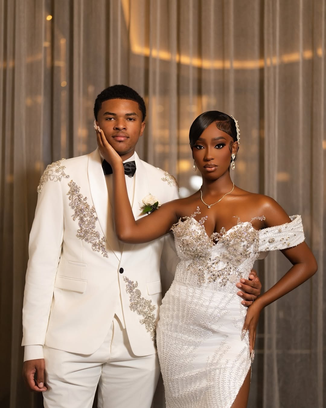 White Mermaid Prom Dress Off Shoulder Sweetheart 3D Floral Vine Crystal Applique Pearl Crystal Beaded Trim Sequin Diamond Grid Beaded High Split Sweep Train Gown