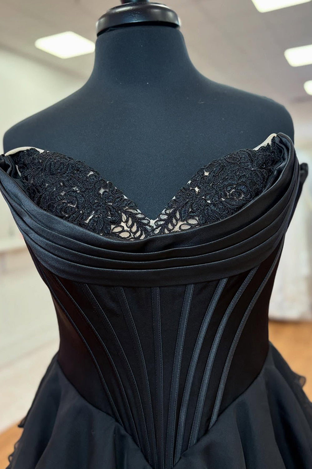Black sweetheart ruffled A-line prom dress