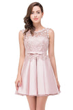 A-Linie Knielanges Satin Homecoming Kleid mit Spitze