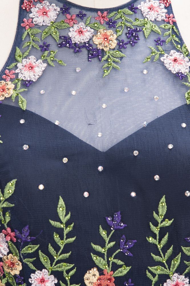 MISSHOW offers A-line Long Two-piece Sleeveless Flowers Appliques Plus Size Prom Dresses at a cheap price from Dark Navy, 30D Chiffon to A-line,Two Pieces Floor-length hem. Stunning yet affordable Sleeveless Realdressphotos.
