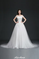 This elegant Off-the-shoulder Tulle wedding dress with Lace could be custom made in plus size for curvy women. Plus size Cap Sleeves A-line bridal gowns are classic yet cheap.