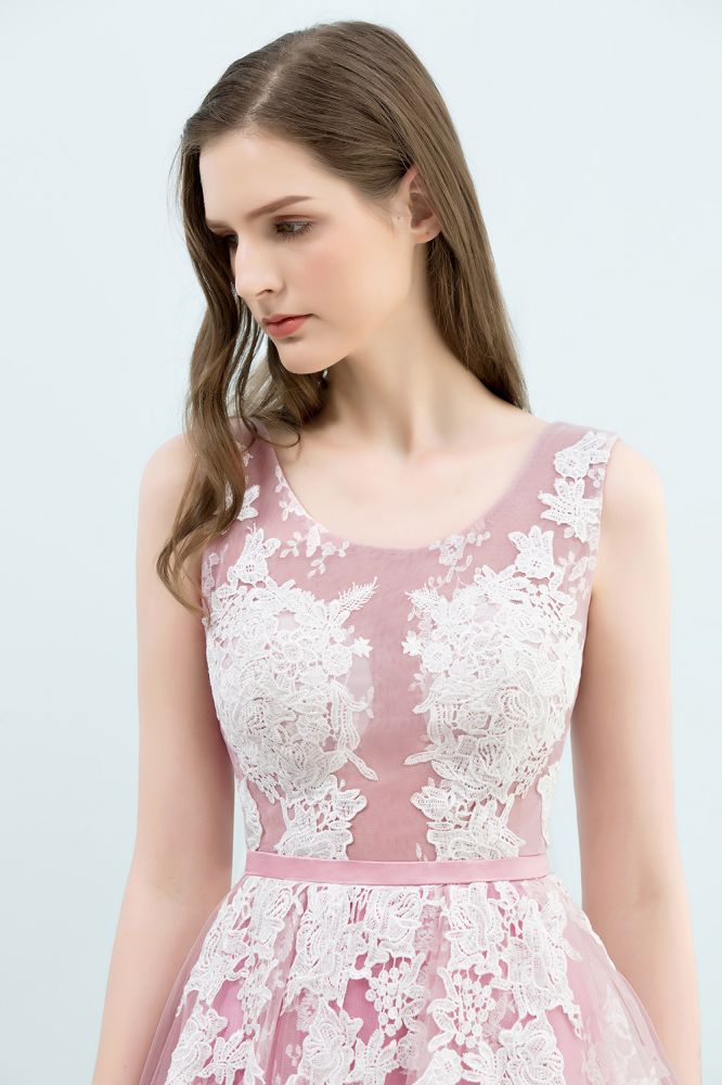 Looking for Prom Dresses,Homecoming Dresses in Tulle,Lace, A-line style, and Gorgeous Lace work  MISSHOW has all covered on this elegant A-line Short Crew Sleeveless Lace Appliques Tulle Prom Dresses.