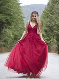 A-Line/Elegant Applique Tulle Sleeveless V-neck Floor-Length Prom Dresses