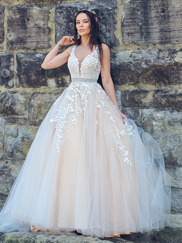 A-Line/Elegant Applique Tulle Sleeveless V-neck Prom Dresses