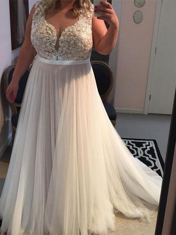 A-Line/Elegant Straps Sleeveless Applique Tulle Plus Size Prom Dresses