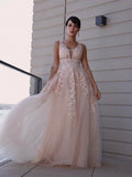 A-Line/Elegant Tulle Applique Scoop Sleeveless Prom Dresses