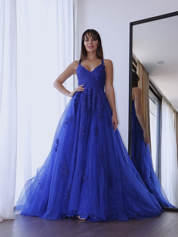 A-Line/Elegant Tulle V-neck Sleeveless Applique Prom Dresses