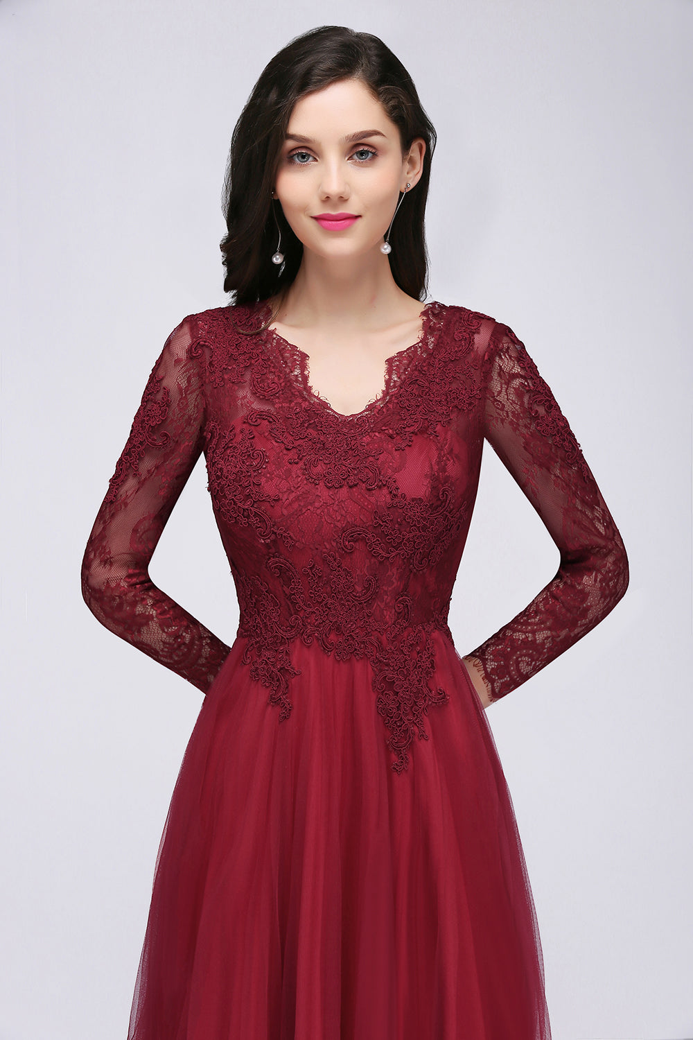 Affordable Long Sleeves V-Neck Lace Burgundy Bridesmaid dresses with Appliques