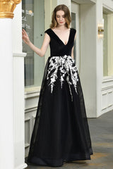 MISSHOW offers Attractive Black V-neck Aline Prom Dress White Floral Appliques Tulle Party Dress at a good price from Black,Velvet to A-line Floor-length them. Stunning yet affordable Sleeveless Prom Dresses,Evening Dresses,Homecoming Dresses,Quinceanera dresses.