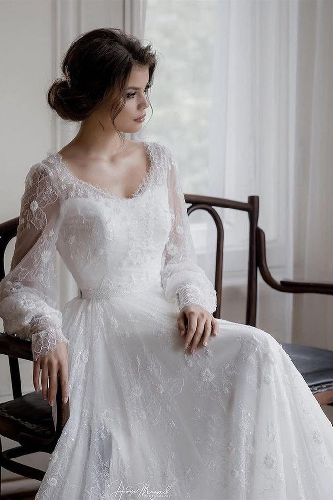 Elegant White Lace Long Wedding Dress with Appliques