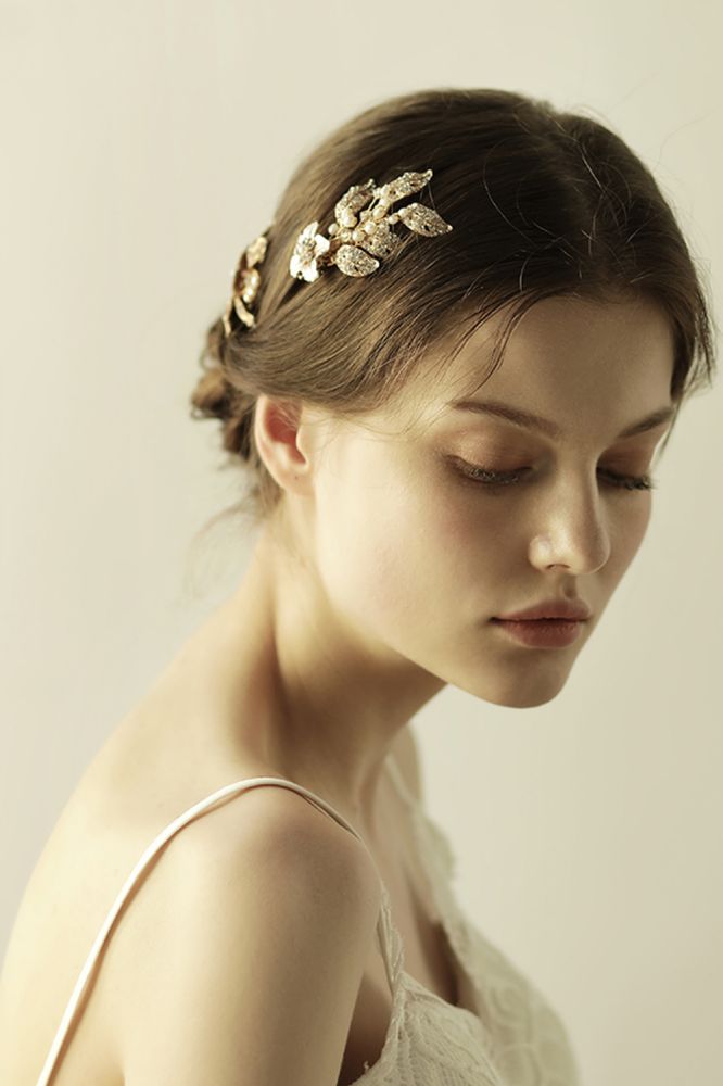 Shop MISSHOW US for a Beautiful Alloy＆Rhinestone Party Combs-Barrettes Headpiece with Imitation Pearls. We have everything covered in this . 
