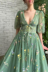 Beautiful Green V-neck A-line Appliques Prom Dress-misshow.com