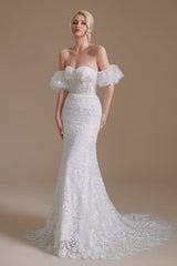 Beautiful Off-the-shoulder Sleeveless Mermaid Floor-Length Lace Wedding Dresses with Applique-misshow.com