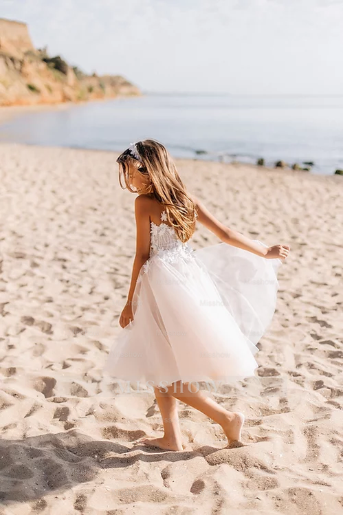 Beautiful White A-line Sleeveless Appliques Flower Girls Dress Beautiful White A-line Sleeveless Appliques Flower Girls Dress