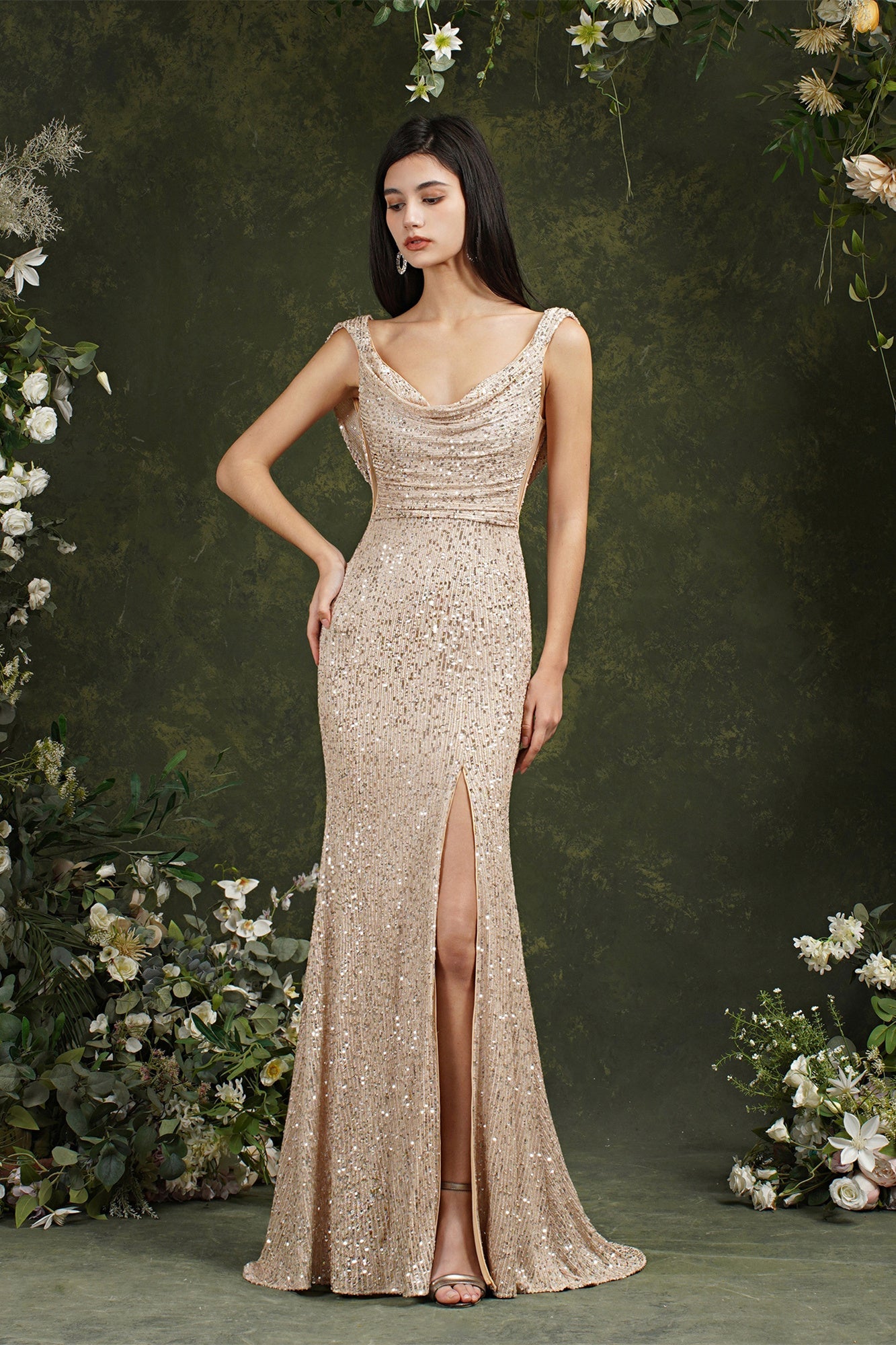 Brilliant Scoop Neck Sequins Backless Mermaid Bridesmaid/Prom Dress With Side Slit-misshow.com