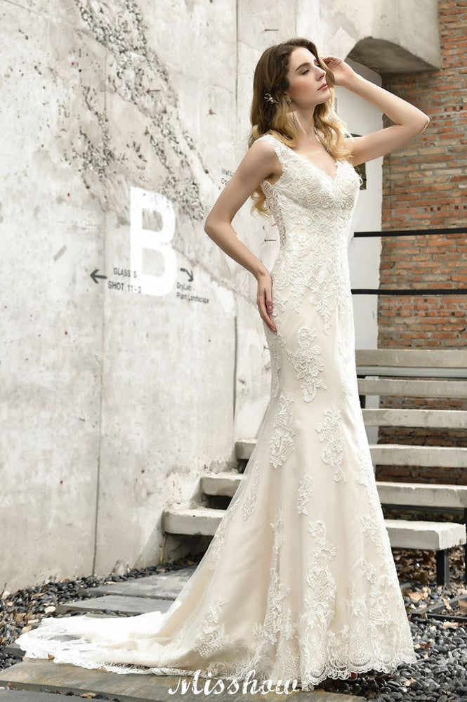 Looking for  in Tulle, Mermaid style, and Gorgeous Lace,Beading,Rhinestone work  MISSHOW has all covered on this elegant Charming V-Neck Floral Lace Mermaid Bridal Gown Sleeveless Sain Dress For Bride