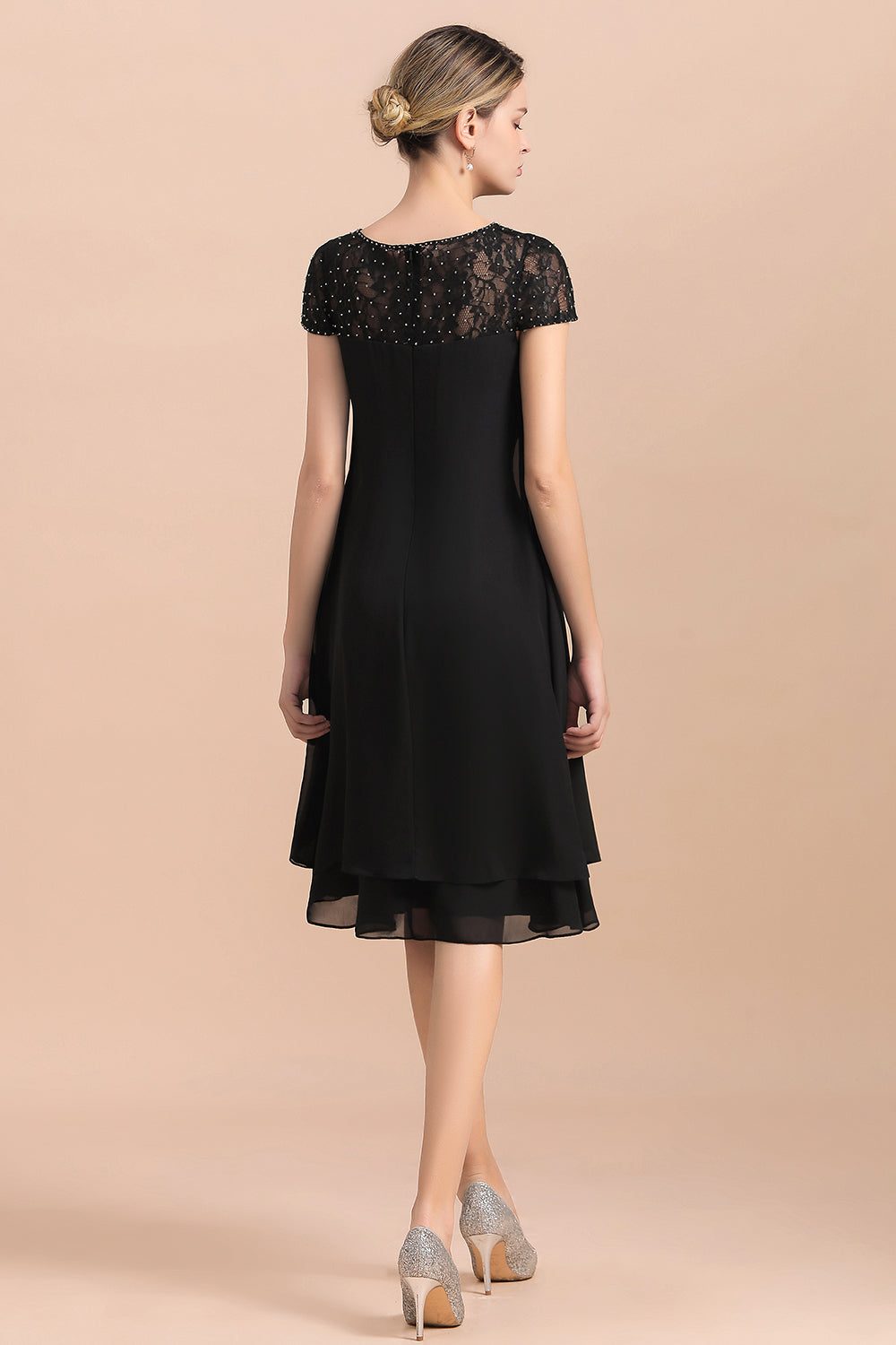 Chic Black Cap Sleeve Mother of Bride Dress Chiffon Short Wedding Party Gowns Chic Black Cap Sleeve Mother of Bride Dress Chiffon Short Wedding Party Gowns