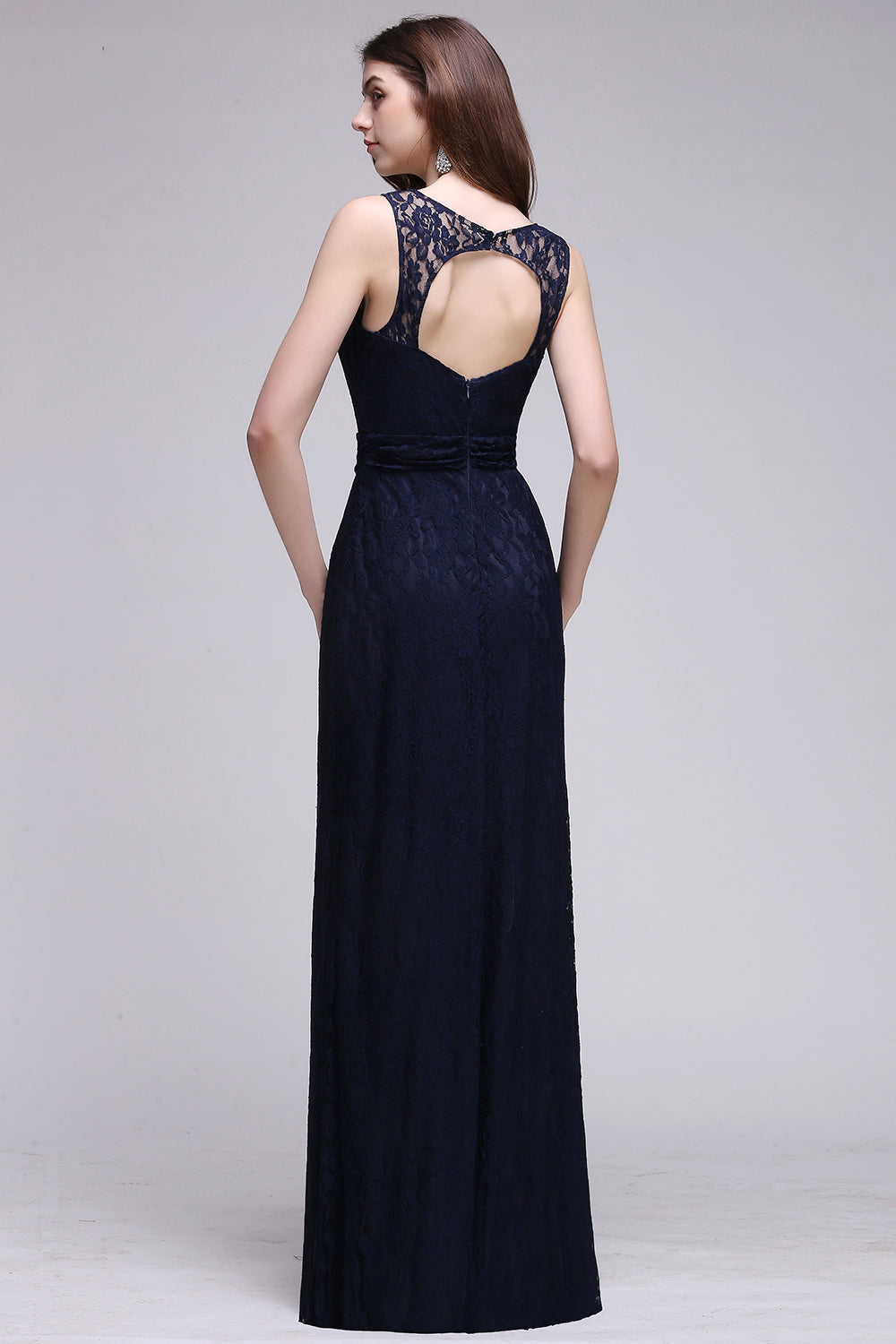 Chic Sleeveless Scoop Lace Bridesmaid Dresses with Keyhole Back