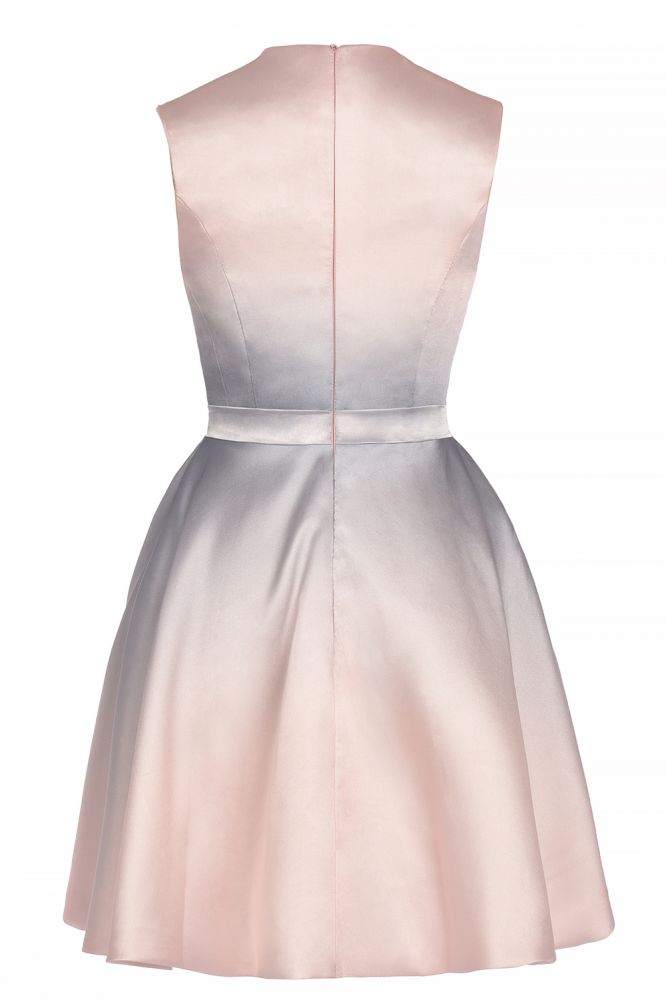 The gorgeous Crew Neck Sleeveless Gradient Aline Short Party Dress Daily Casual Dress will stun every girl. The Satin,Tulle Vintage Party dress will add extra elegance to your wholesale look.