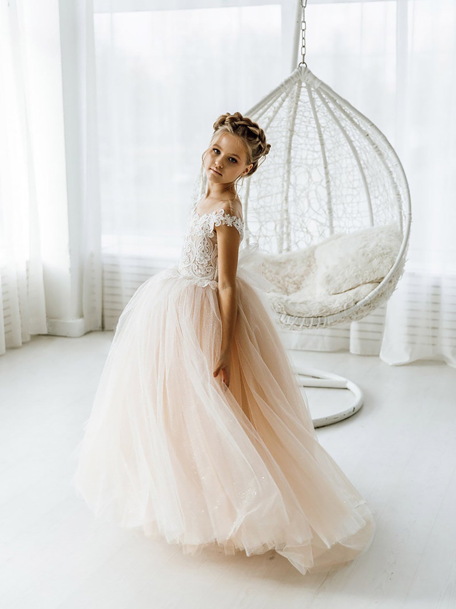 Cute Sleeveless Floral Lace Champagne Flower Girl Dress Champagne / 5 Cute Sleeveless Floral Lace Champagne Flower Girl Dress Champagne / 5