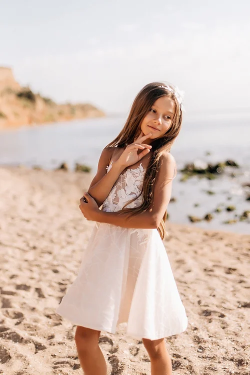 Cute White A-line Sleeveless Appliques Flower Girls Dress With Lace-misshow.com