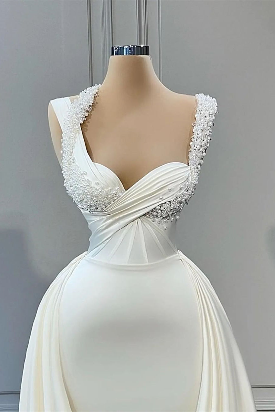 Elegant A-line Sweetheart Sleeveless Beading Wedding Dresses-misshow.com