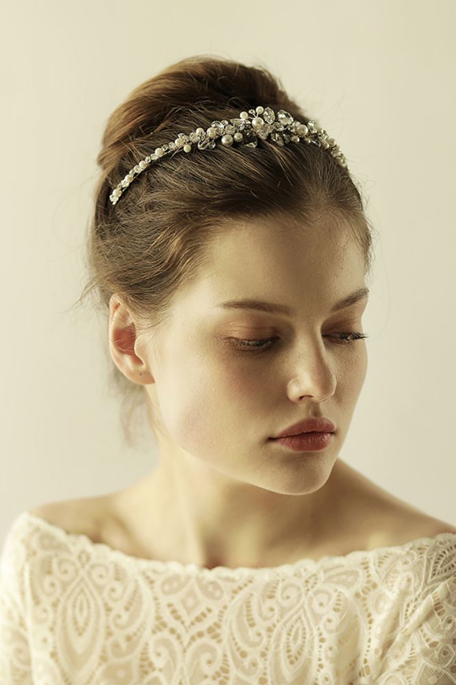 Shop MISSHOW US for a Elegant Alloy Imitation Pearls Special Occasion ＆Wedding Hairpins Headpiece with Crystal Rhinestone. We have everything covered in this . 