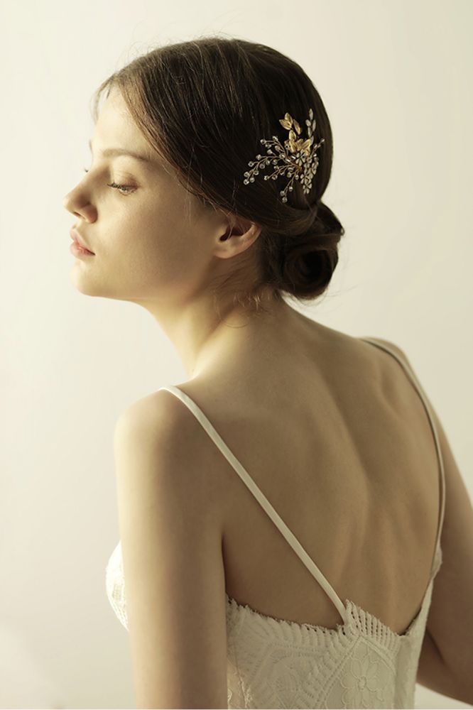 Shop MISSHOW US for a Elegant Alloy＆Rhinestone Daily Wear Combs-Barrettes Headpiece with Crystal. We have everything covered in this . 