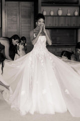 Elegant Designer Appliques A-line Wedding Dresses With Lace-misshow.com