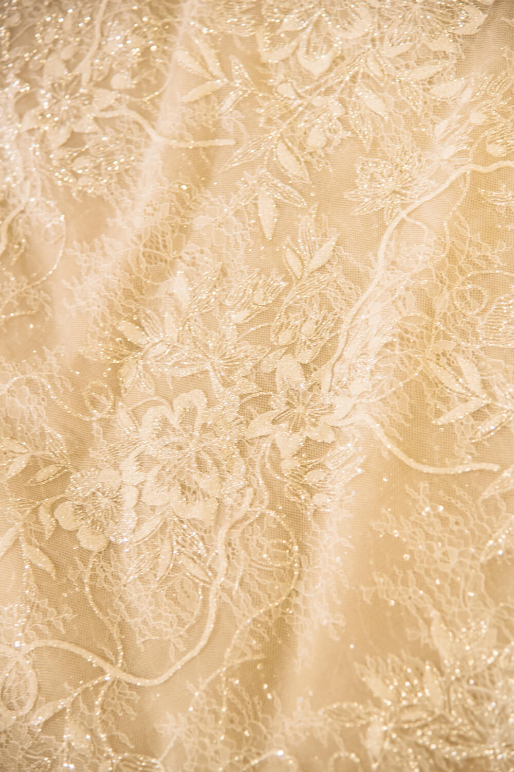 Elegant Illusion neck Cap Sleeve Appliques Tulle A-line Princess Wedding Dress-misshow.com