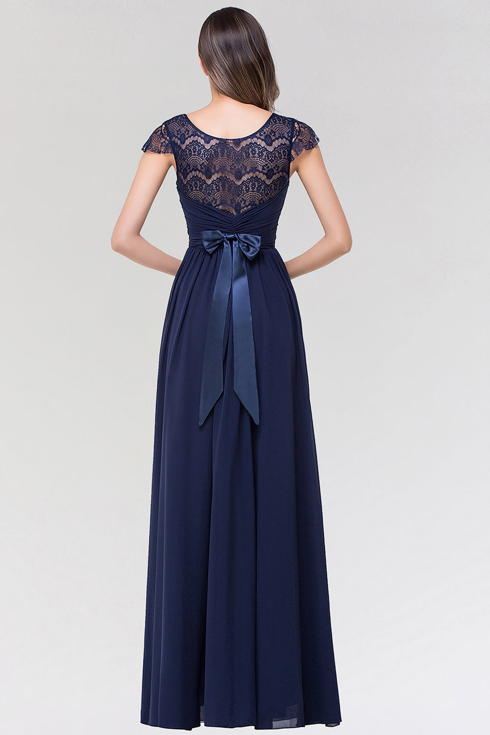 Elegant Lace Scoop Sleeveless Navy Bridesmaid Dresses with Buttons